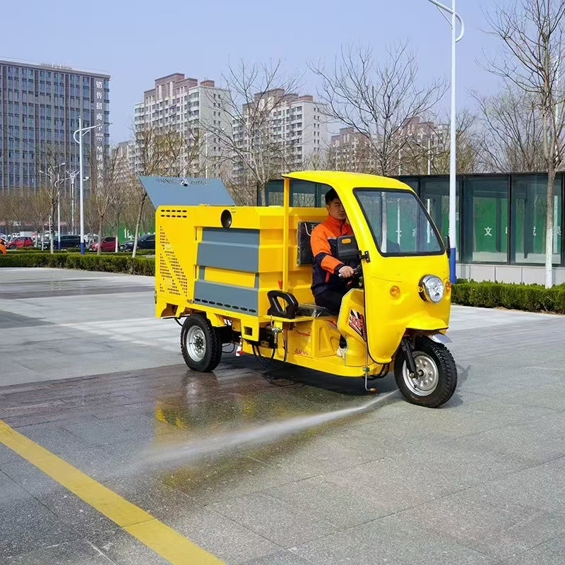 高壓清洗車 城市清潔的強(qiáng)力衛(wèi)士
